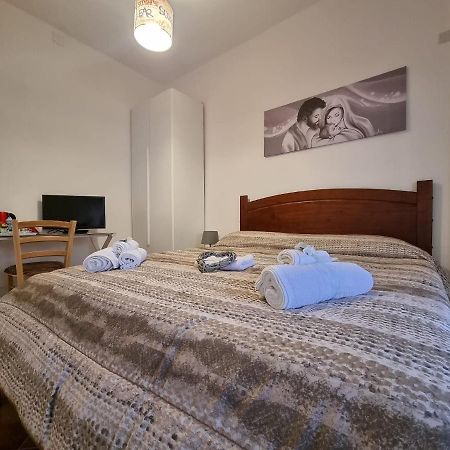 B&B Le Stanze Di Aurora パレルモ エクステリア 写真